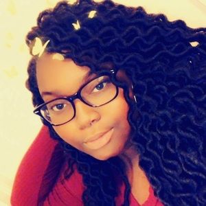 Meet your Posher, Mikayla